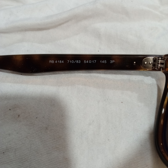 Ray-Ban sunglasses - Picture 5 of 6